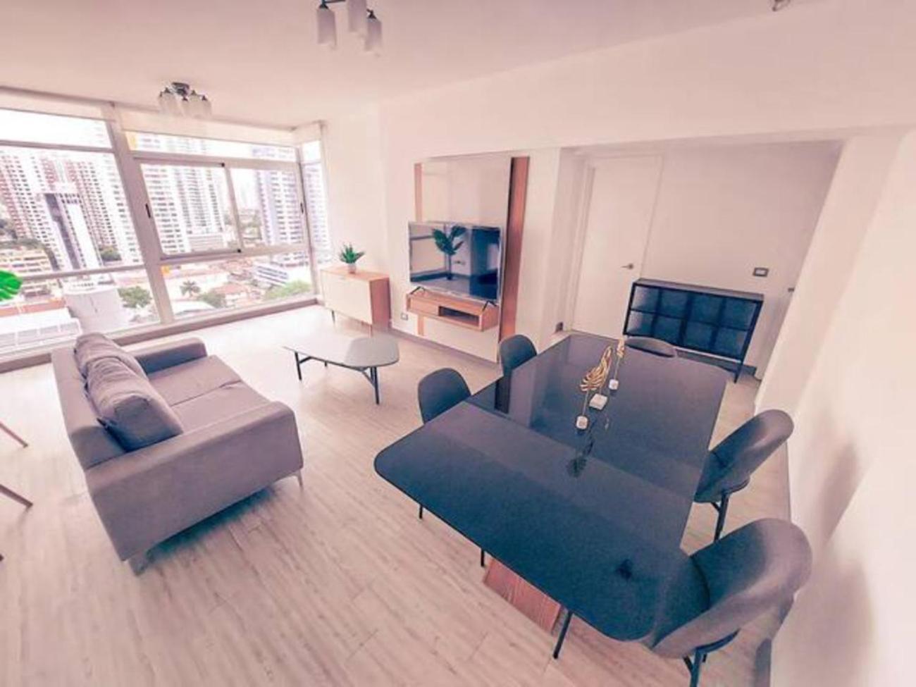 Luxury & Comfy Center - Ph Quartier Atlapa Apartment